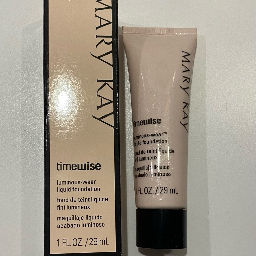 Mary Kay Luminous Wear Foundation - Bronze 8